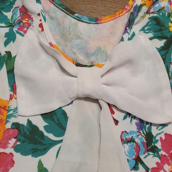 Peplum Style Sheer Back Tank - Picture 3 of 4